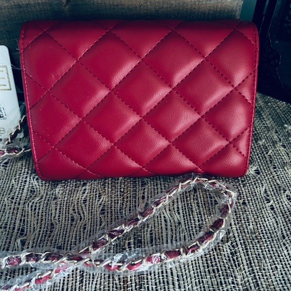 Red quilted leather crossbody - Picture 4 of 5